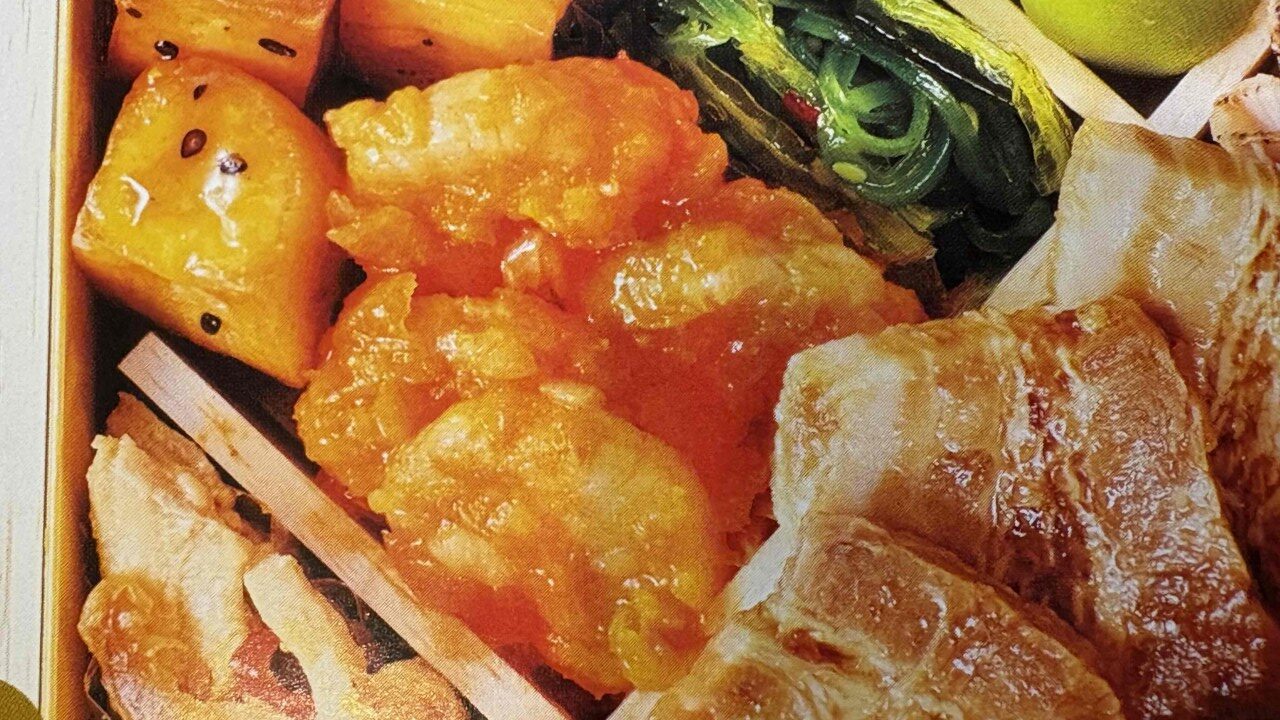 ジャパネットおせちの新登場の海老のチリソース。