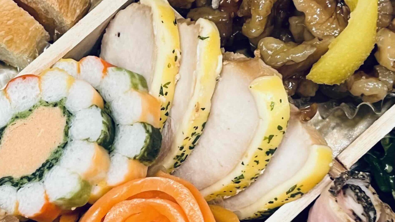 ジャパネットおせちの鶏ロースチーズ焼き。