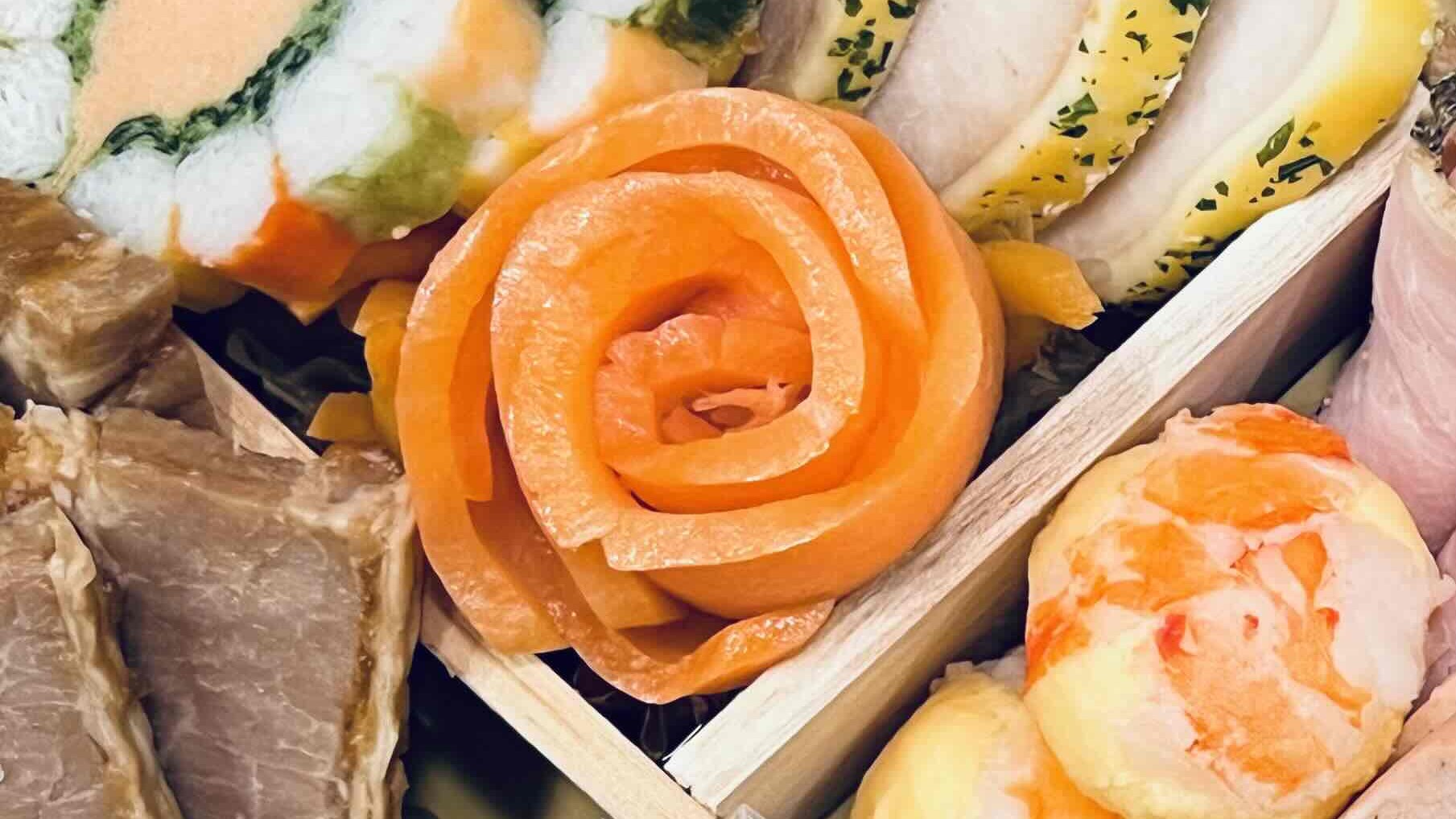 ジャパネットおせちのスモークサーモンローズ。