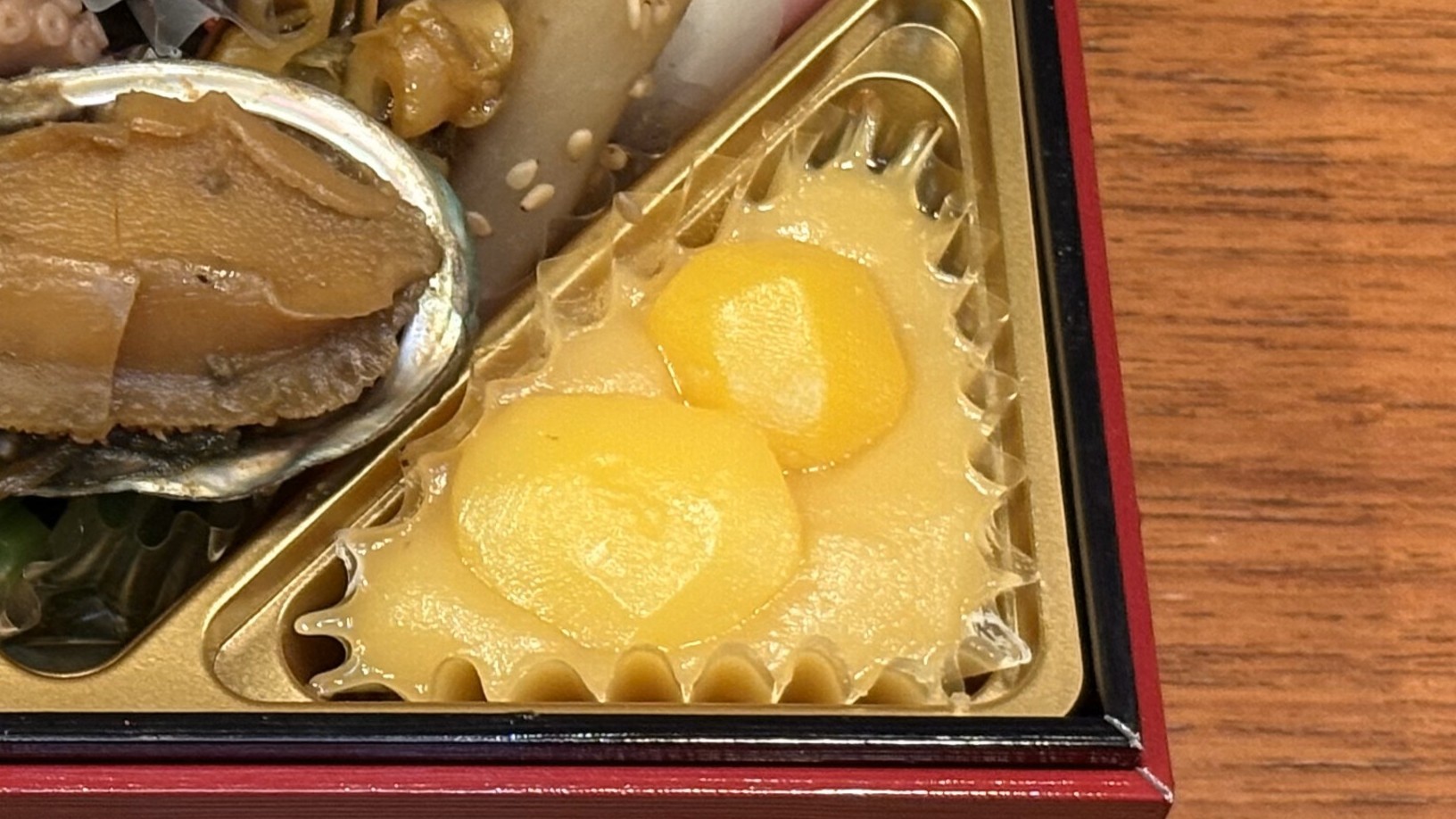 ベルーナおせち結の栗きんとん。