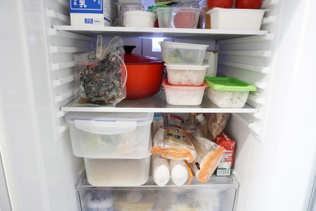 冷蔵庫にスペースがないと、冷凍おせちが保存できない…。