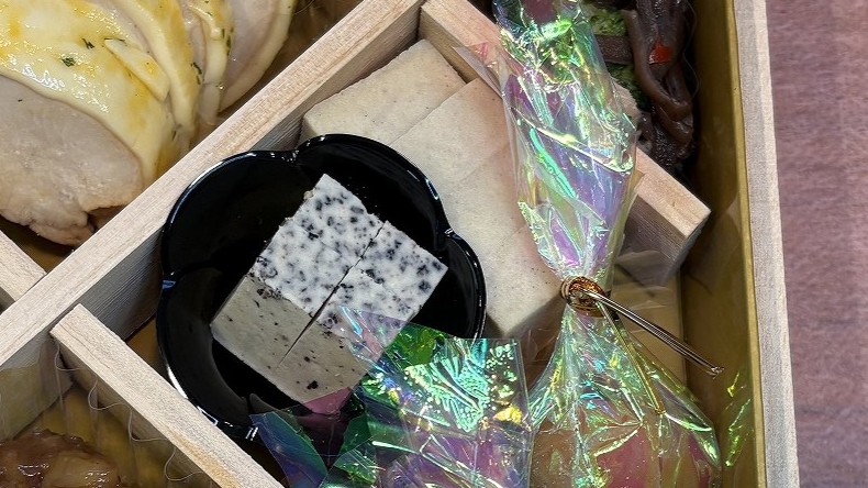 ジャパネットのじゃがいもとフォアグラのムース、トリュフフロマージュ