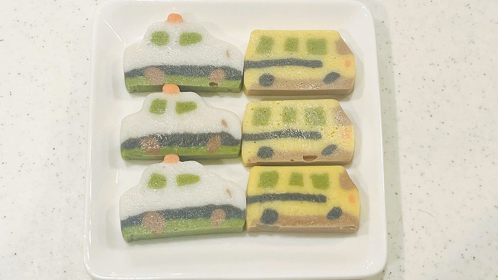 トミカ蒲鉾を切ってみると瑞々しさがあります。